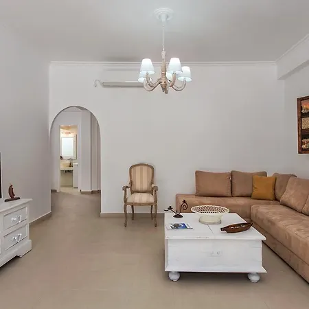 Orelia Kamari (Santorini)